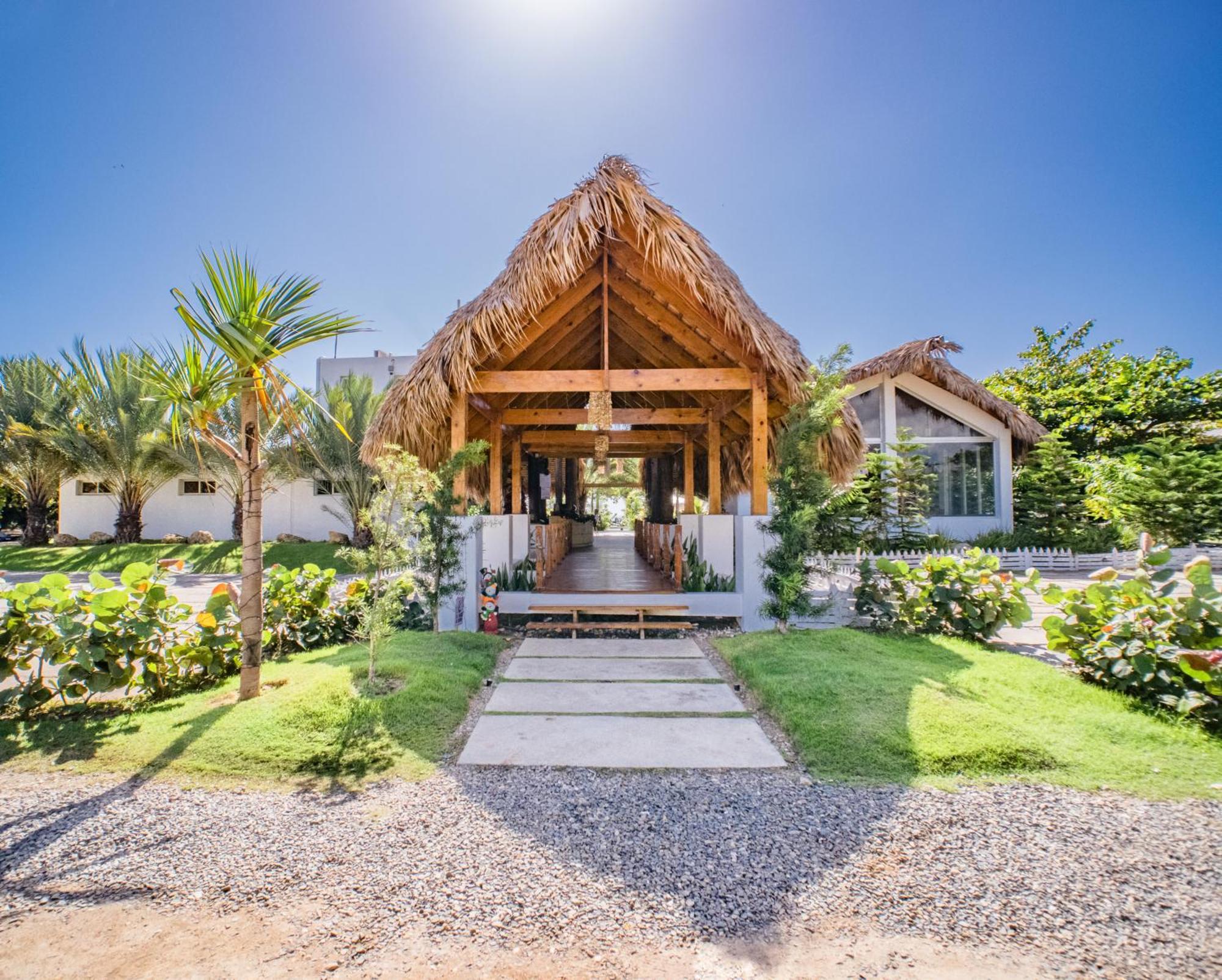 Coconut Paradise Beach Hotel Juan Baron Exterior photo