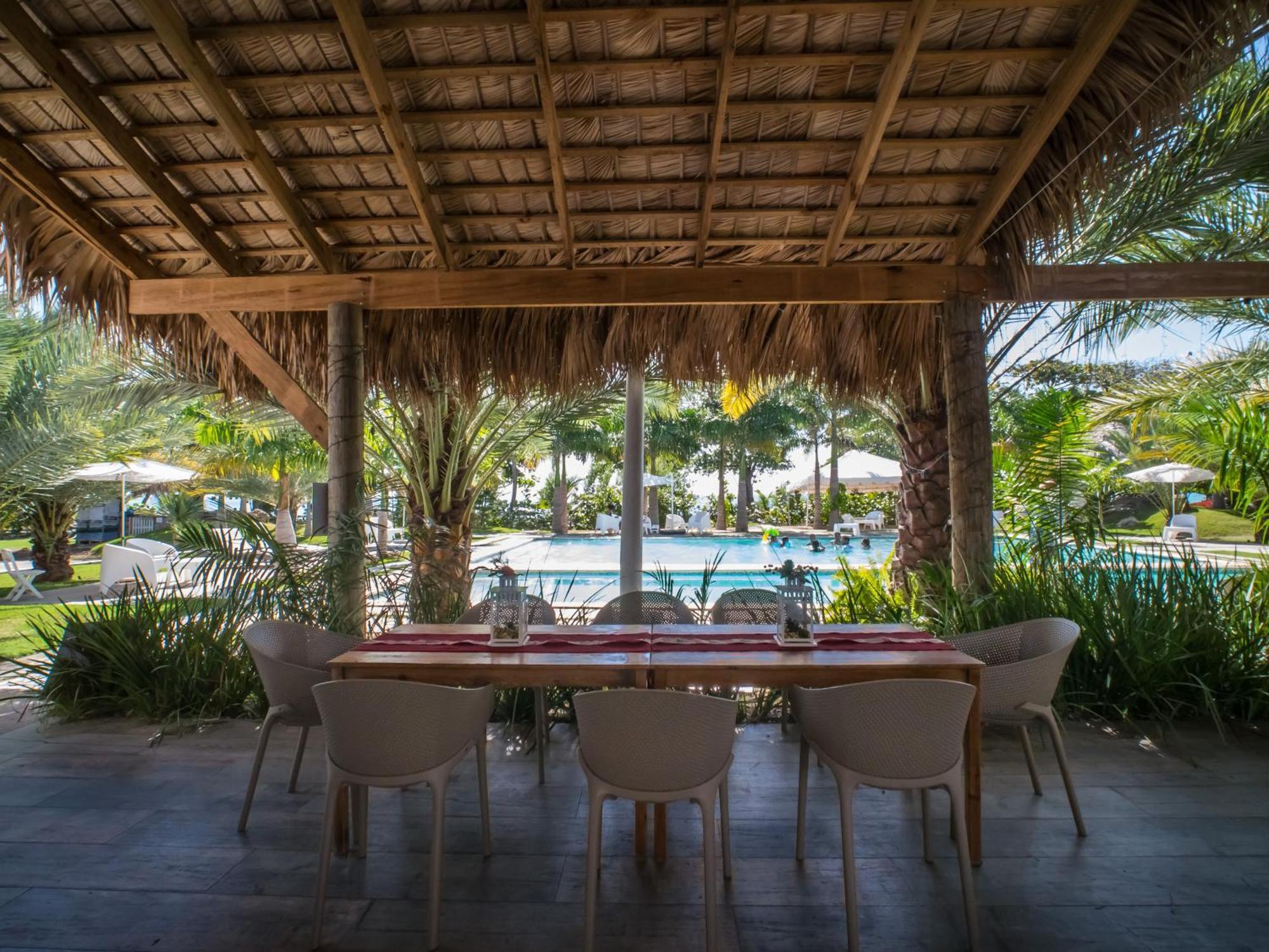 Coconut Paradise Beach Hotel Juan Baron Exterior photo