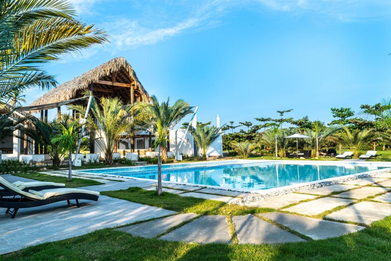 Coconut Paradise Beach Hotel Juan Baron Exterior photo